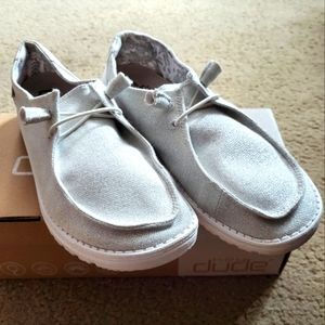 Womens hey dudes size 9